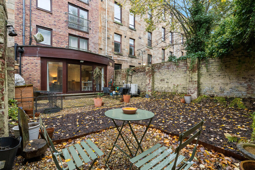 Main image of property: Flat 1, 31-33 Regent Moray Street, Yorkhill, G3 8AL