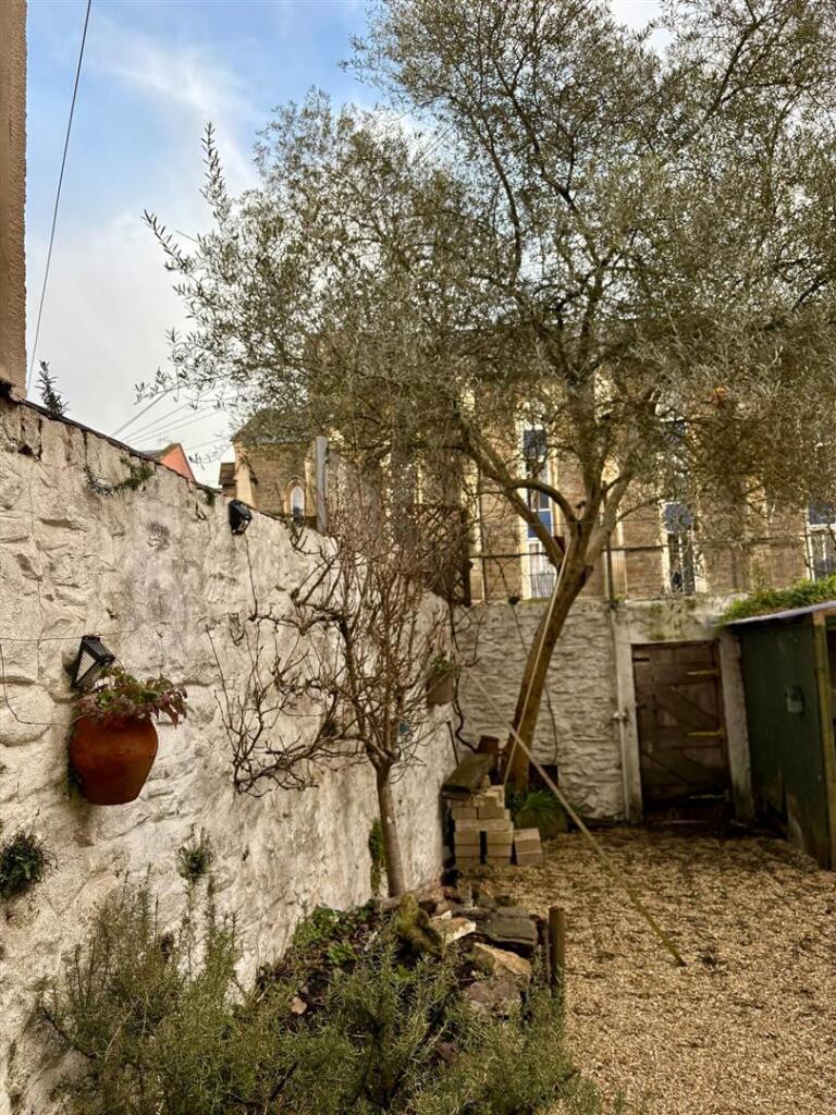 1 bedroom house share for rent