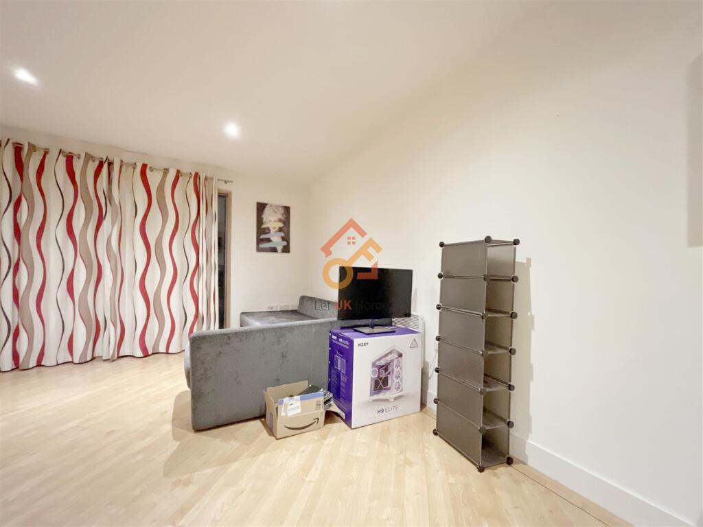 Apartment in Birmingham, West Midlands - View 3