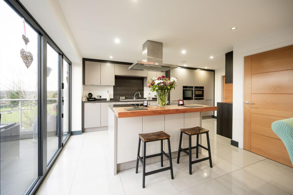 Dean Wood Close, Upholland, WN8 photo 3