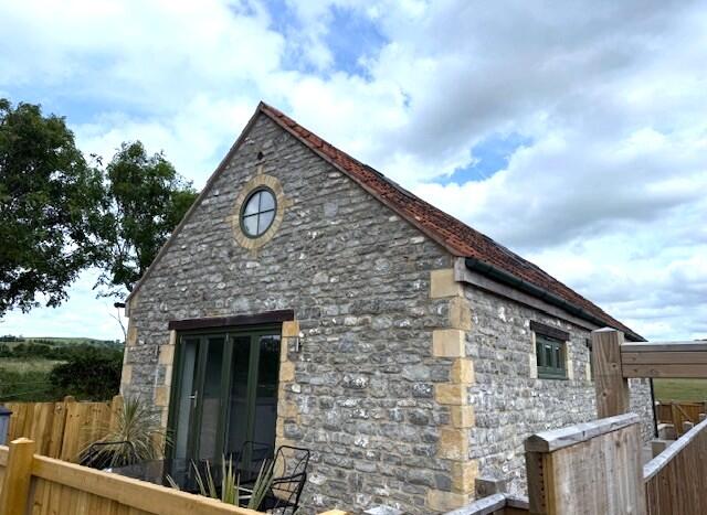Main image of property: ***3 BEDROOM FULLY FURNISHED DETACHED BARN CONVERSION TO LET***