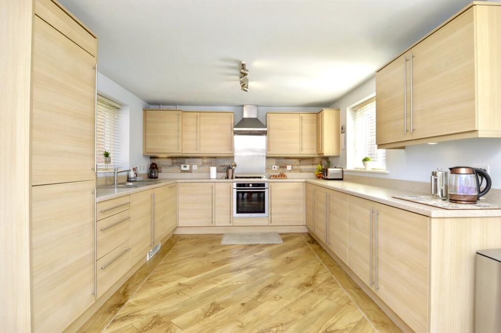 Lloyd Grove, Shifnal, TF11 photo 3