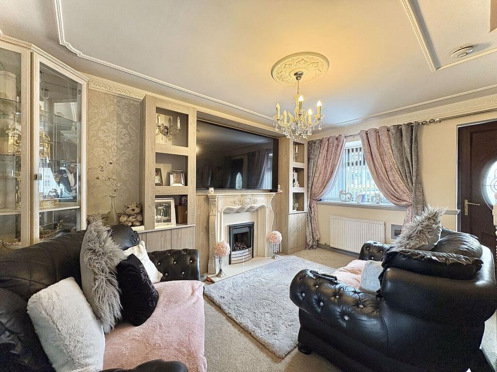 Highland Road, UPPER GORNAL, DY1 3BT photo 3