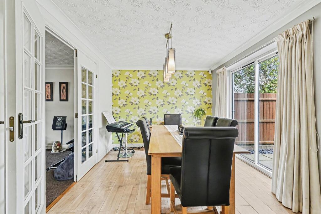 Hunsbury Hill Avenue, Northampton - View 5
