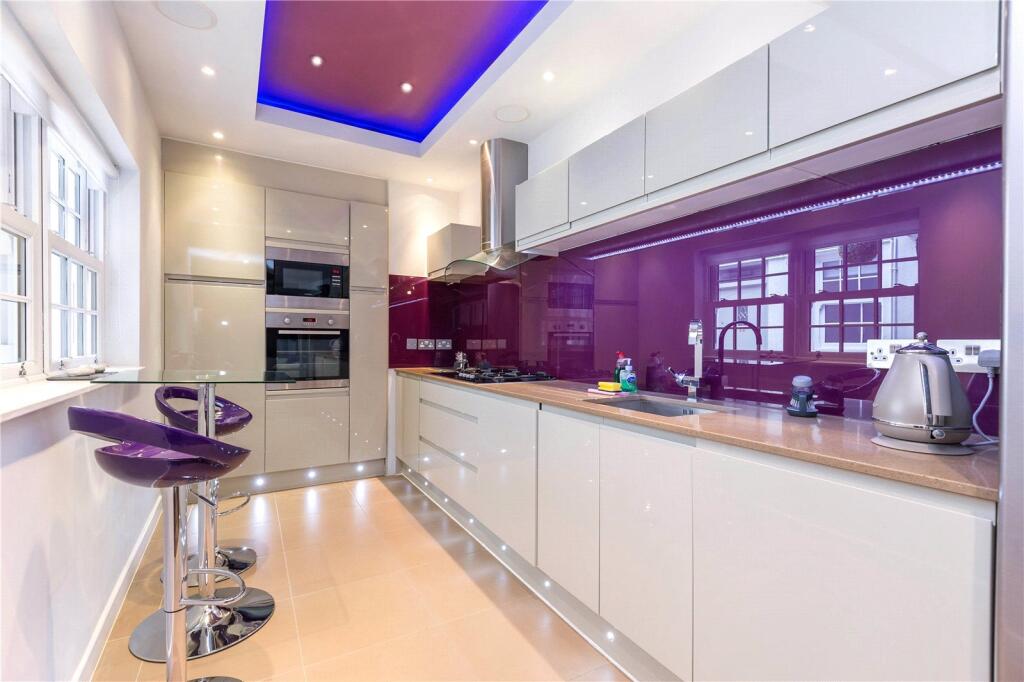 House in London, City of Westminster - View 2