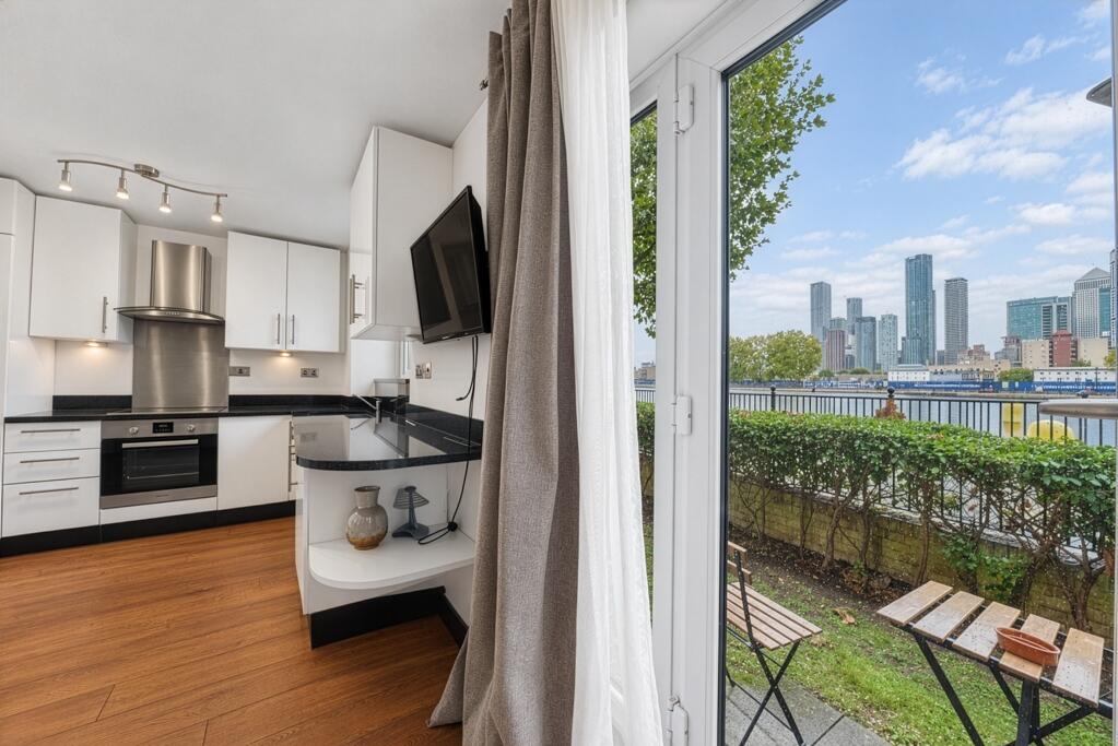 Apartment in London - More