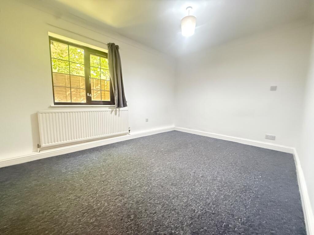 Apartment in Dartford - View 5