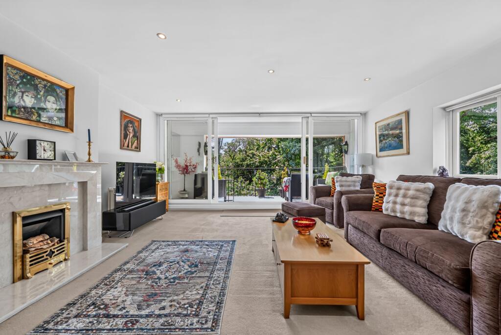 Main image of property: Duplex Apartment with South Facing Balcony in Park Gate, Altrincham
