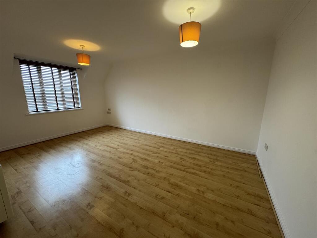Apartment in Rochester - View 4