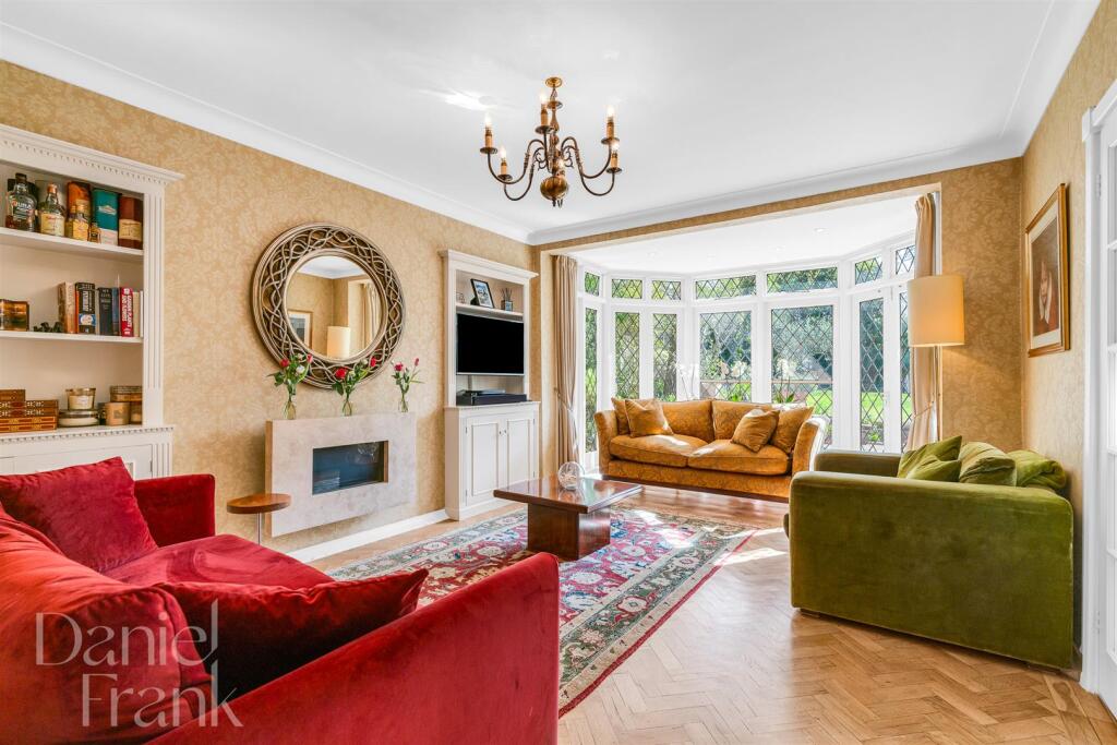 Tycehurst Hill, Loughton photo 3