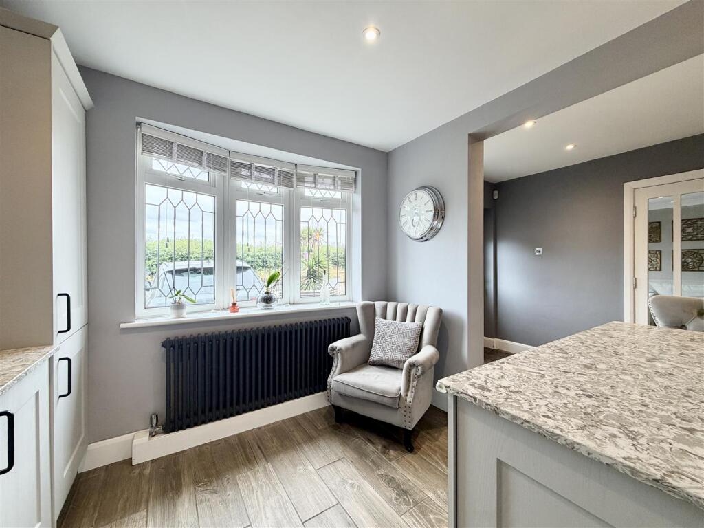 House in Brentwood, Blackmore, Hook End and Wyatts Green - More