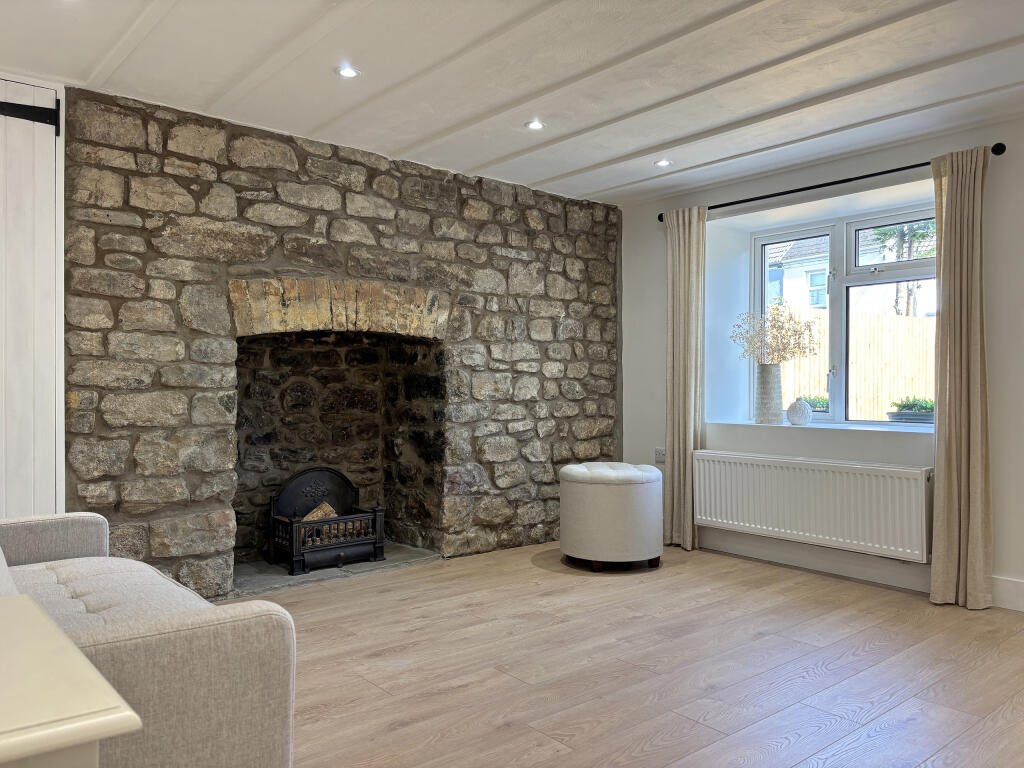 House in Trecynon, Robertstown, Aberdare West - More