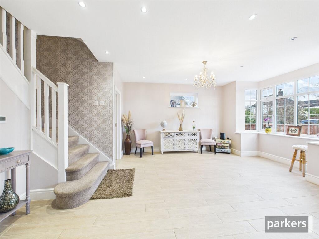 Hilltop Road, Earley, Reading, Berkshire, RG6 photo 2