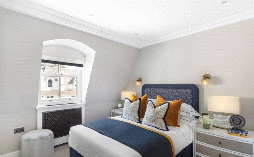 Apartment in London, South Kensington - More