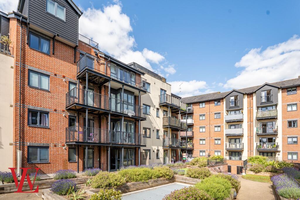 2-bed flat on Tanners Wharf, Bishop's Stortford, CM23, £270,000