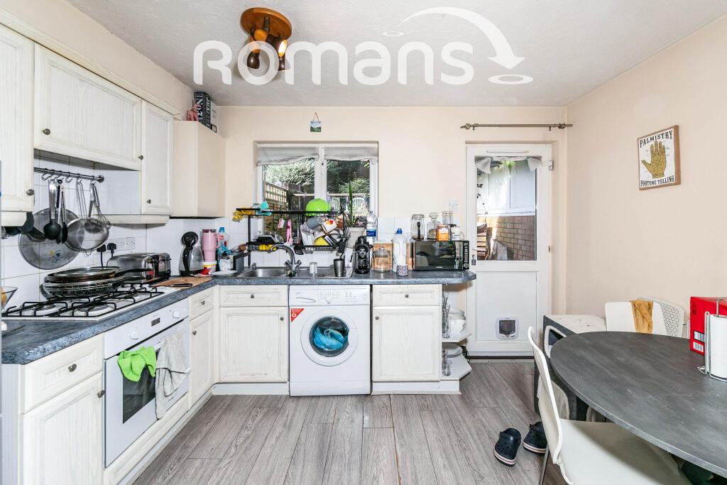 House in Twyford, Wokingham - View 4