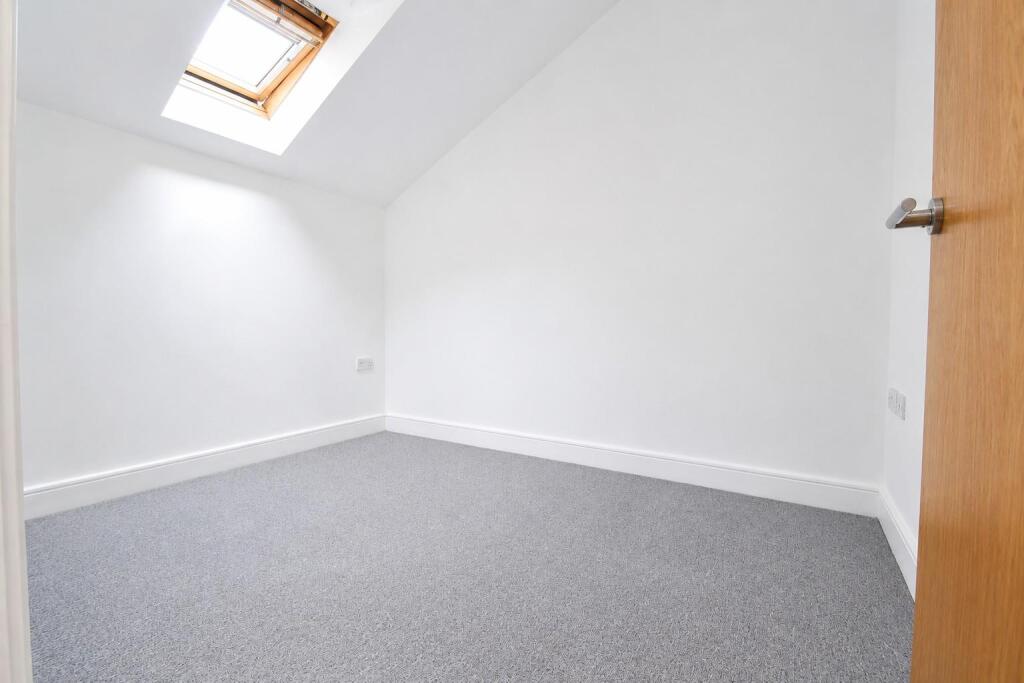 Apartment in Stevenage - View 5