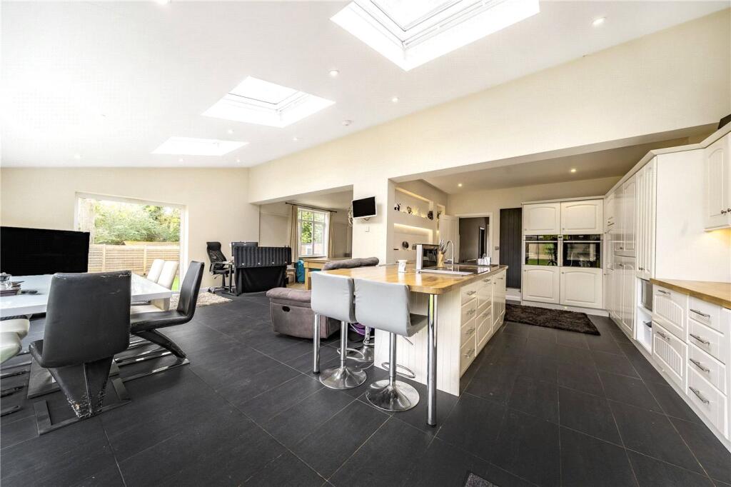 The Harrow Way, Basingstoke, Hampshire, RG22 photo 4