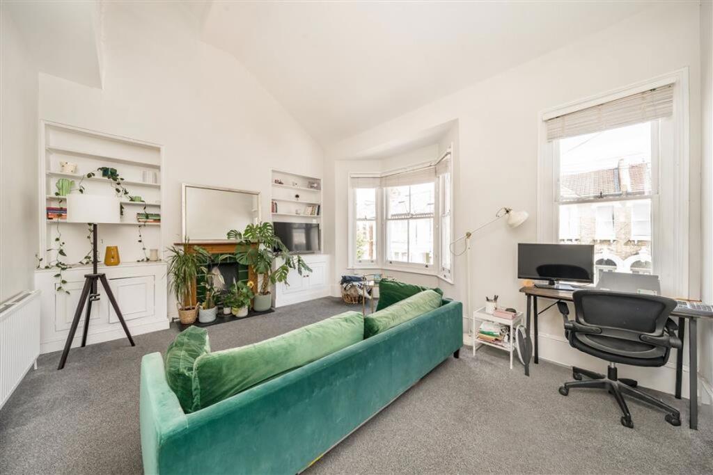 Apartment in London - View 2