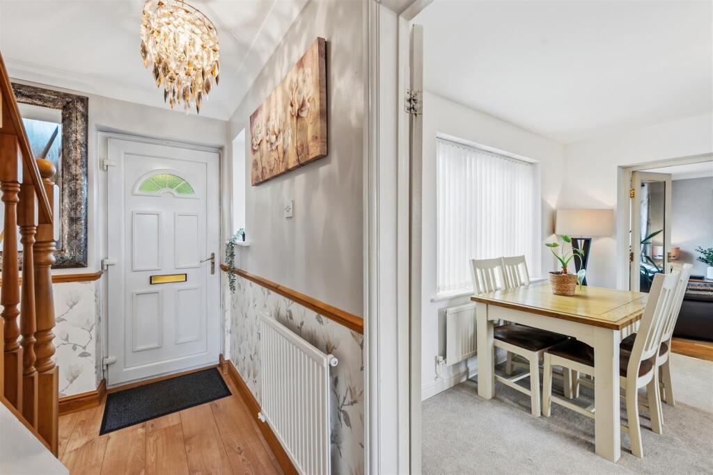 House in Derbyshire Dales, Matlock Town - More
