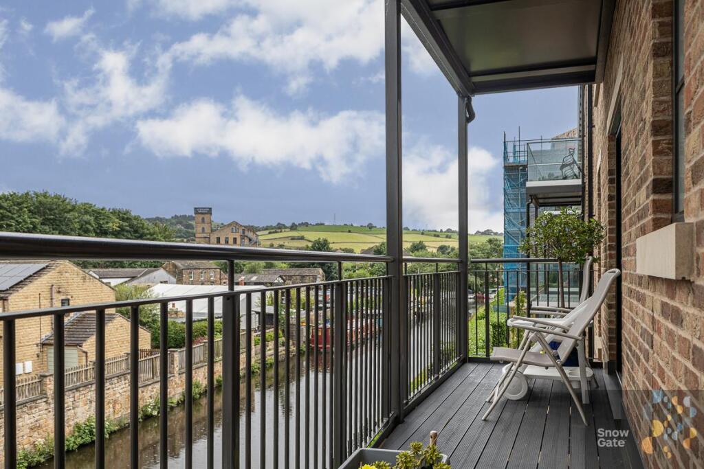 Apartment in Wakefield - View 3