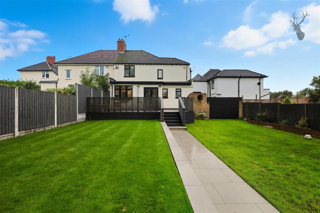 Main image of property: Gravel Close, Chigwell
