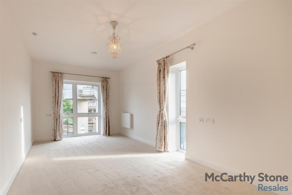 Apartment in Gloucester - View 5