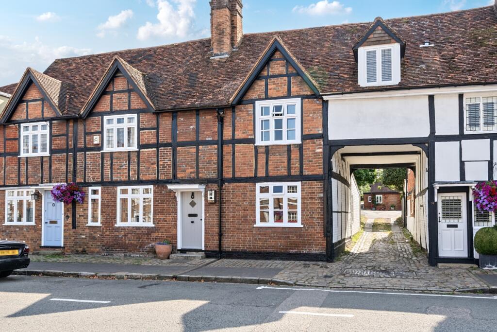 Main image of property: High Street Amersham HP7