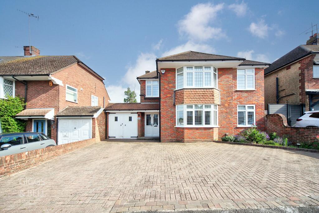 Main image of property: Graham Gardens, Luton, Bedfordshire, LU3 1NF