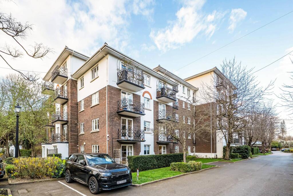Main image of property: Brompton Park Crescent, West Brompton, London, SW6