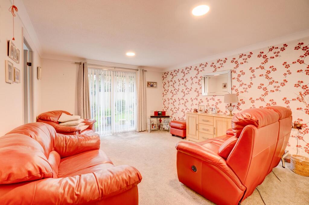 Gardens Court, West Bridgford, Nottingham photo 3