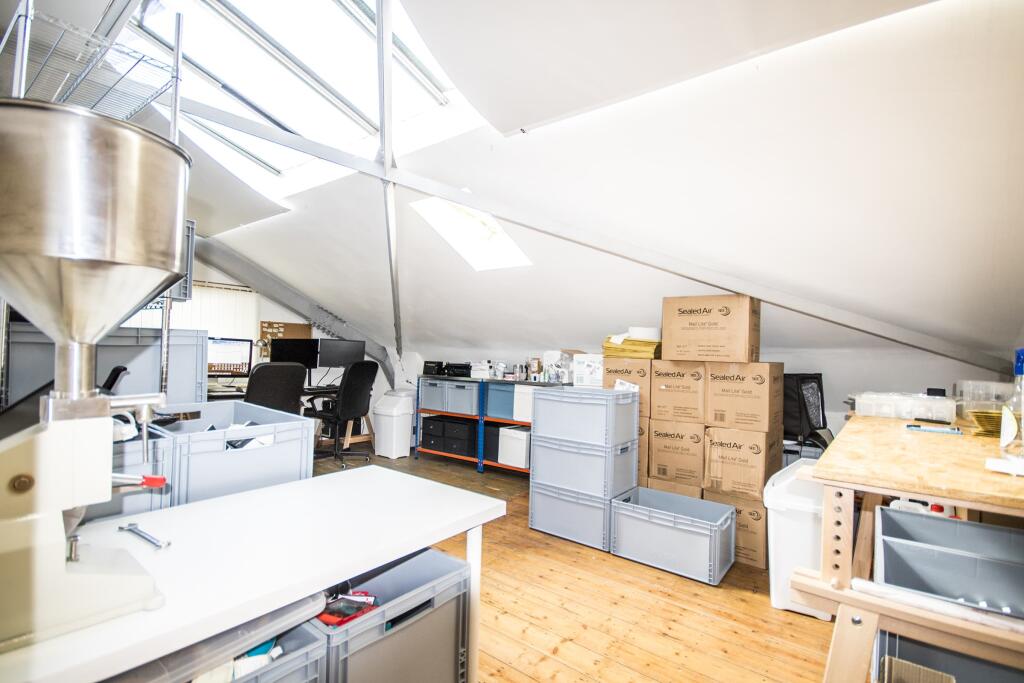 Large Workspace