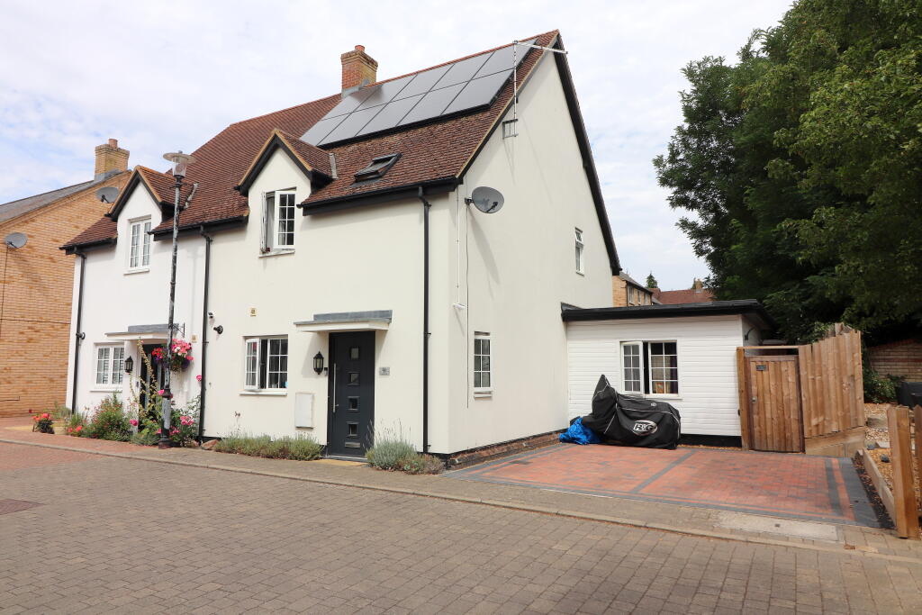 Main image of property: Pine Walk, Silsoe, Silsoe, Bedfordshire, MK45 4FZ