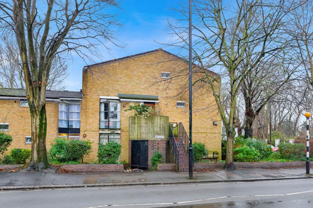 Main image of property: Wellesley Road, London, W4