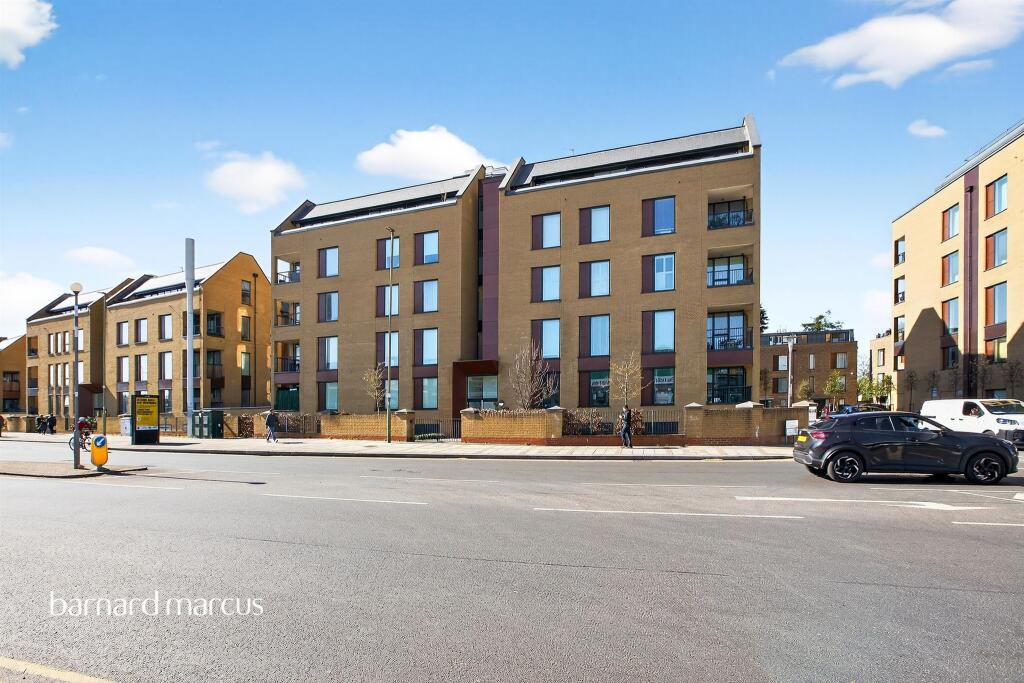 Main image of property: Quayle Crescent, London