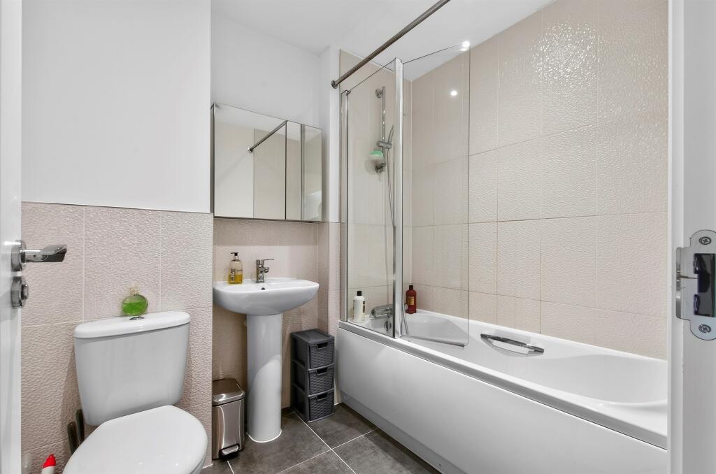 House in St Albans, Sandridge - View 3