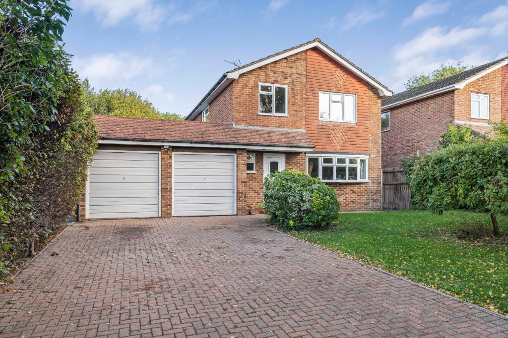 4-bed detached on Hazelbank Close, Liphook, Hampshire, £625,000