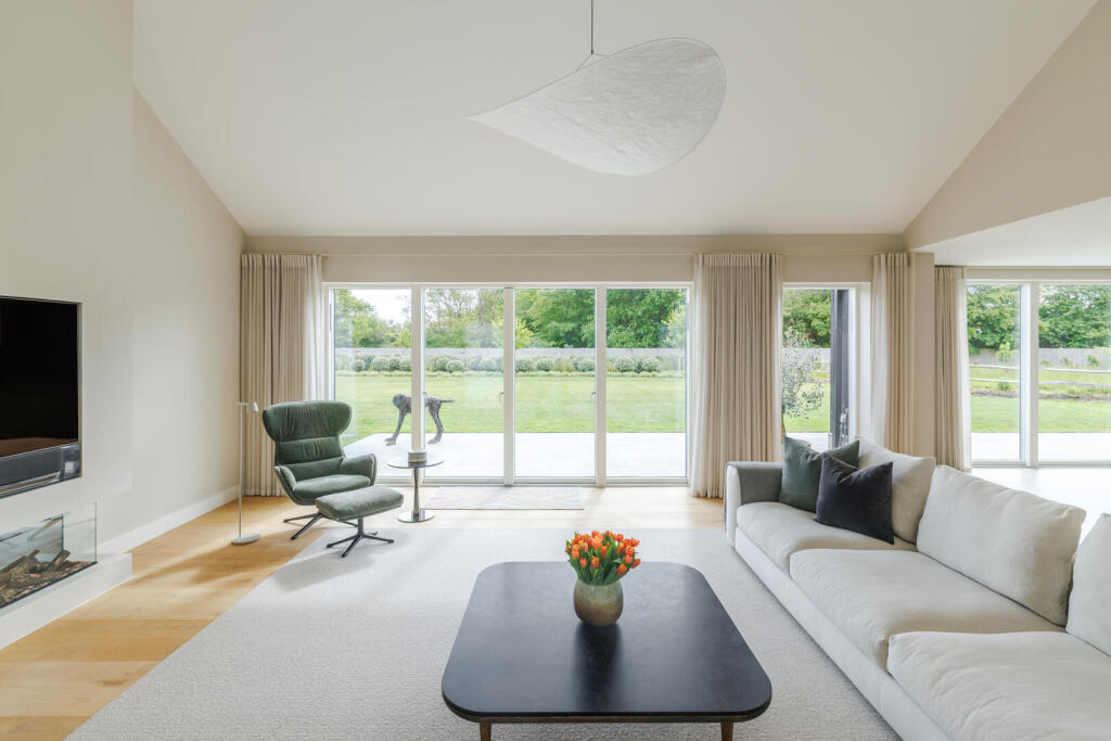House in Chichester, Earnley - View 2
