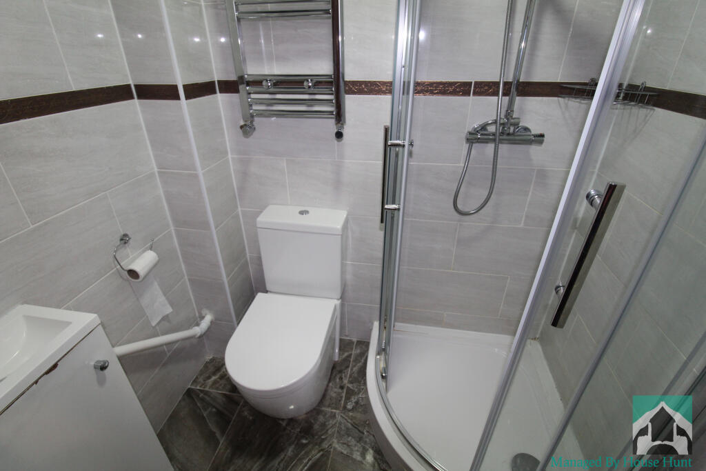 6 bedroom house for rent