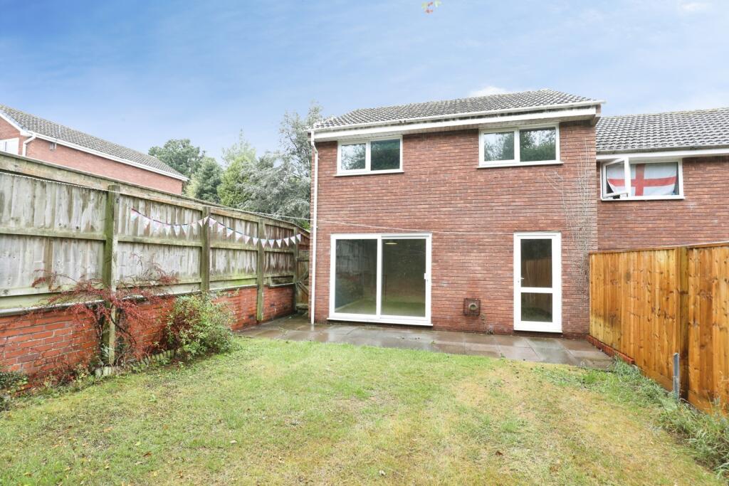 House in Stafford, Eccleshall - More