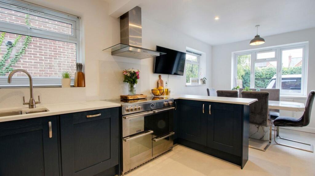 House in Weston Turville - More