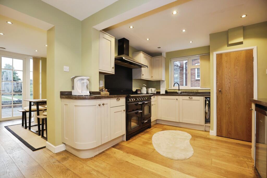 Main image of property: Neithrop Avenue, Banbury, OX16