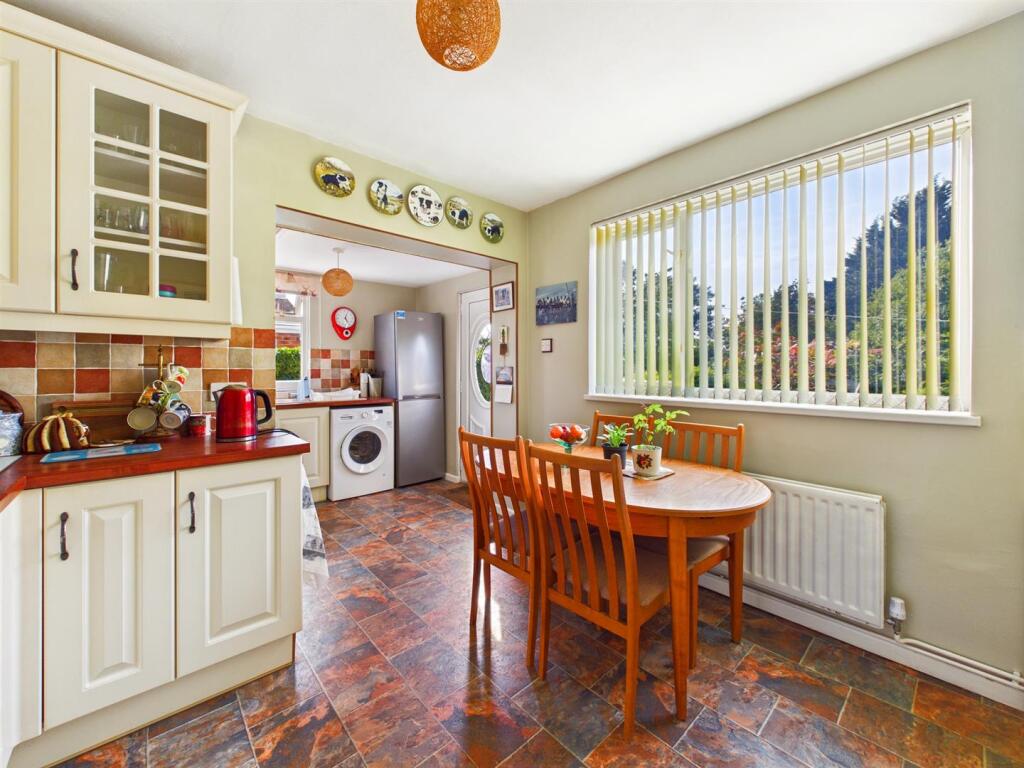 Callow Crescent, Minsterley, Shrewsbury photo 3