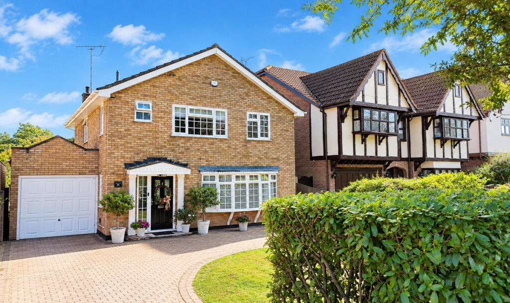 Main image of property: Folly Chase, Hockley, SS5