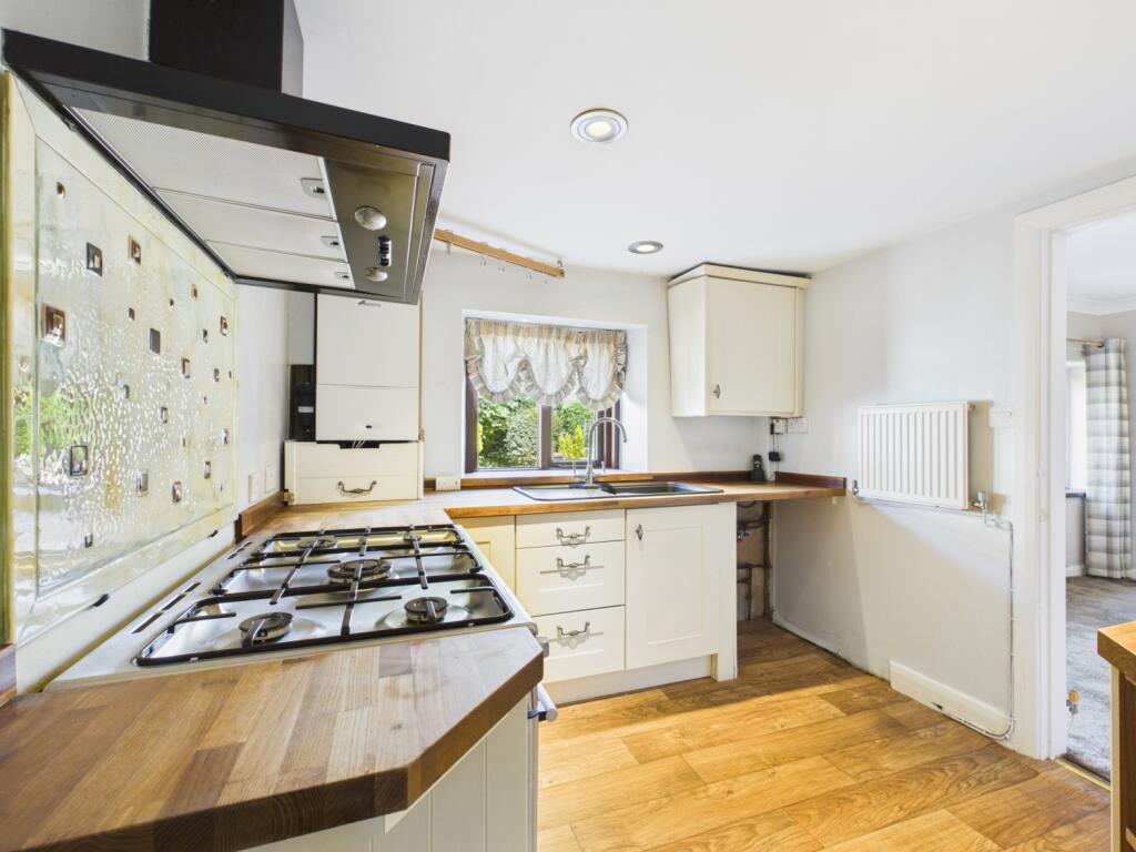 House in Wakefield - View 4