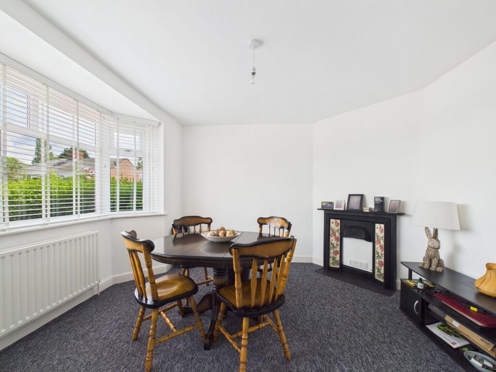 Warstones Crescent, Penn, Wolverhampton, WV4  photo 3
