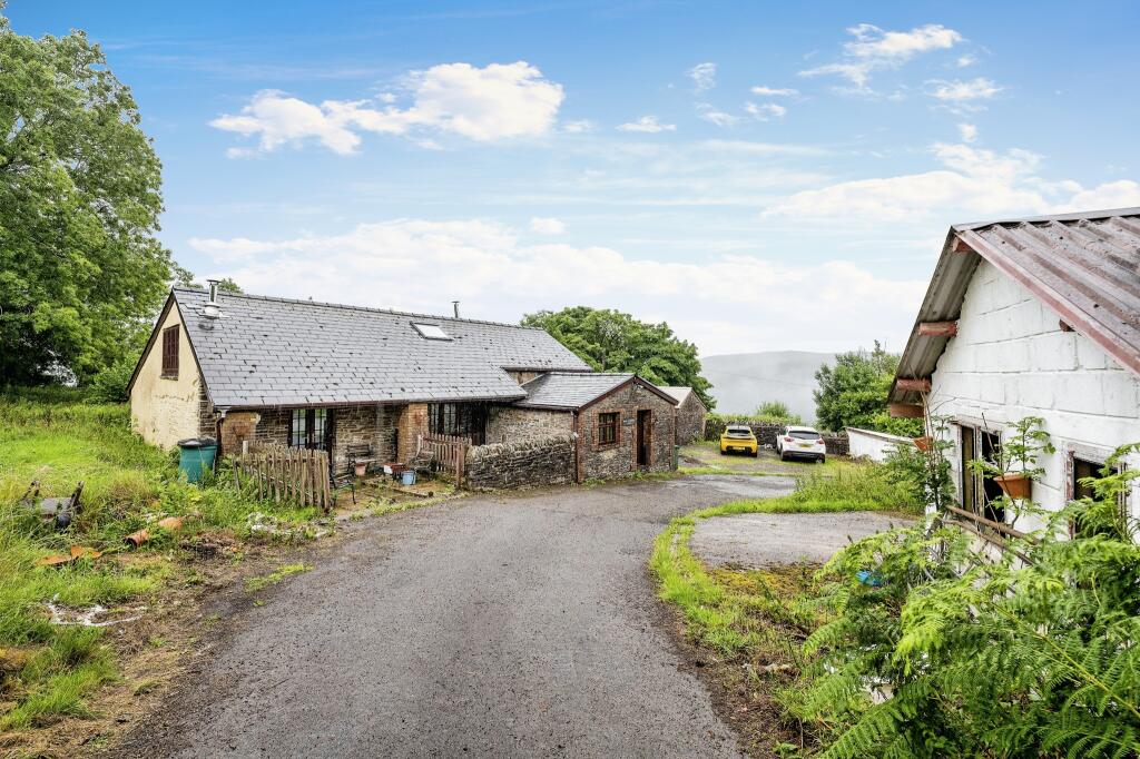 4-bed house on Allt-Y-Grug, Ystalyfera, Neath Port Talbot, SA9, £475,000