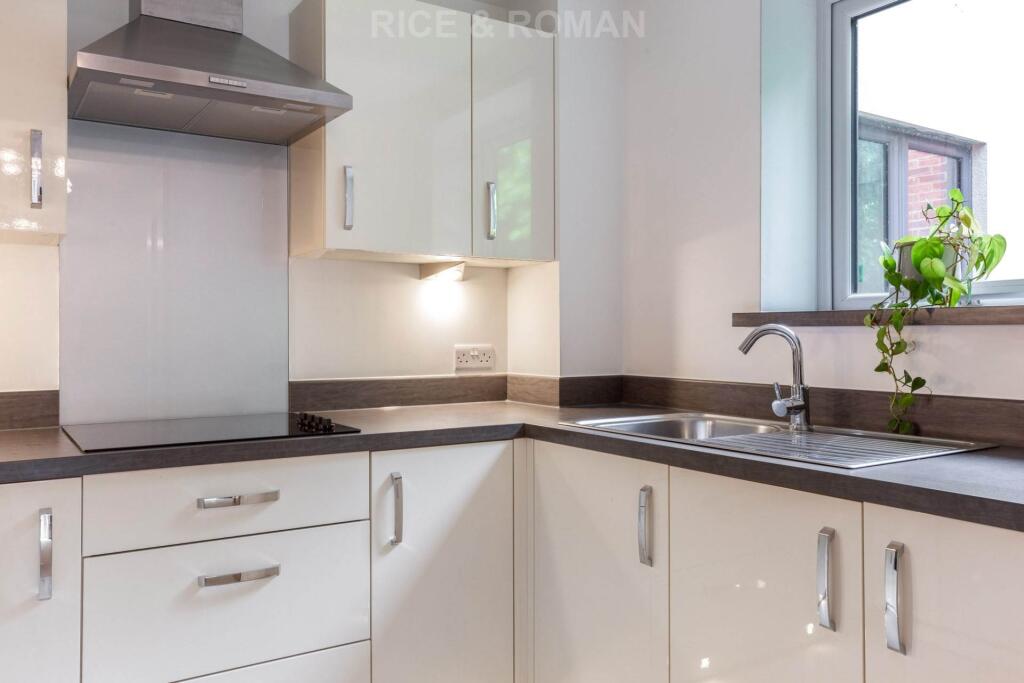 Birch Place, Crowthorne - View 6