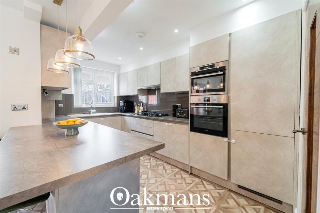 House in Birmingham, West Midlands - More
