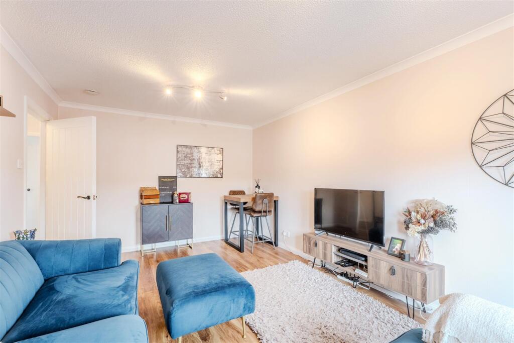Apartment in Motherwell - More
